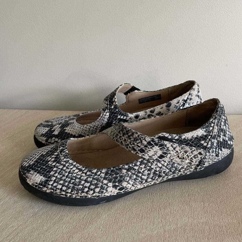 Vionic Harper Mary Janes Shoes